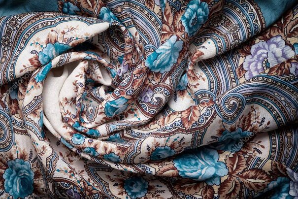 Krojové doplnky zakomponované do moderného oblečenia