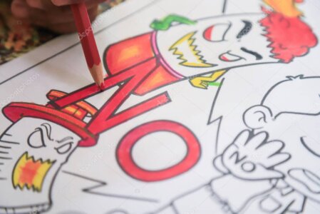 Osoba listuje v knihe o ručných prácach pri košíku s priadzou