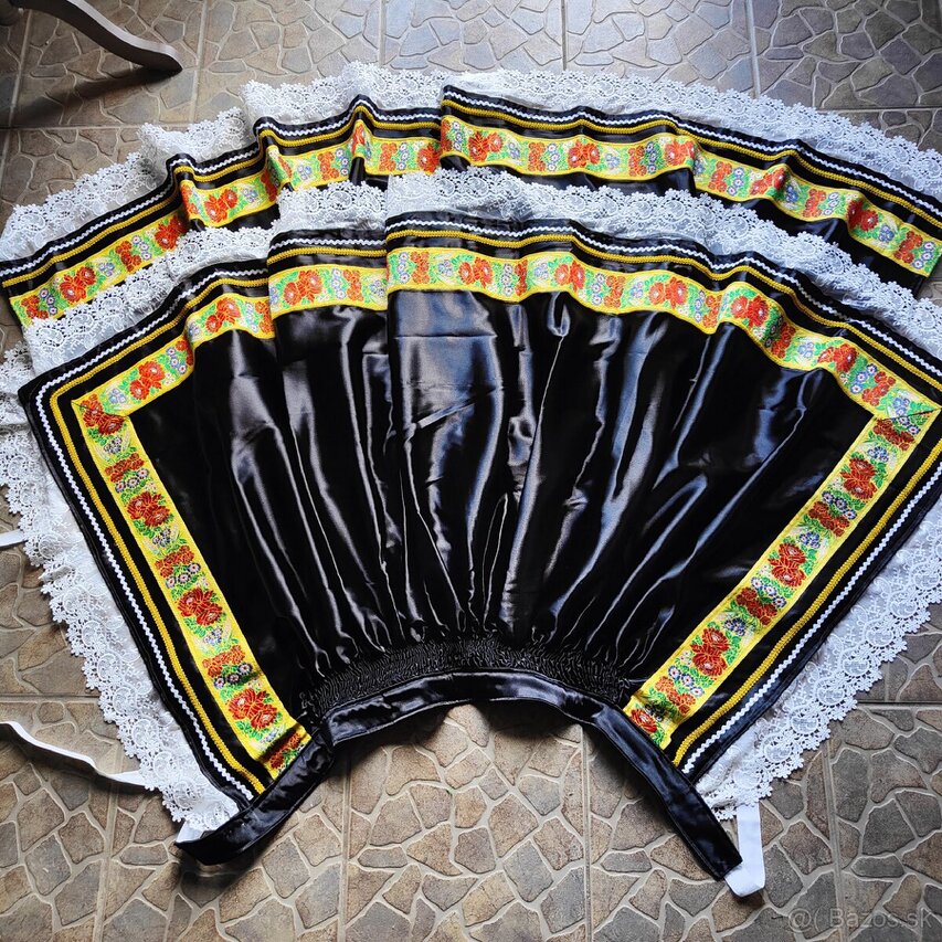 Krásne párové zástery - kroj Piešťany 